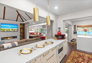 6106 Royal Poinciana Ln in Tamarac, FL - Building Photo - Building Photo