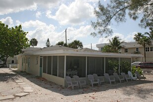 3003 Avenue F in Holmes Beach, FL - Building Photo - Building Photo