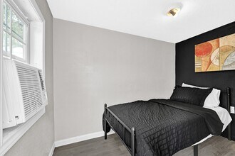 4510 Beechcraft St in Seabrook, TX - Building Photo - Building Photo