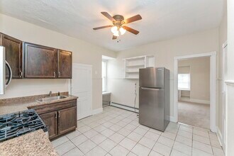 127 E Durham St, Unit 3 in Philadelphia, PA - Building Photo - Building Photo