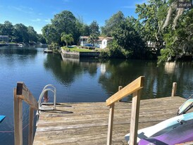 6957 E Richard Dr, Unit Down Stairs Apt in Weeki Wachee, FL - Building Photo