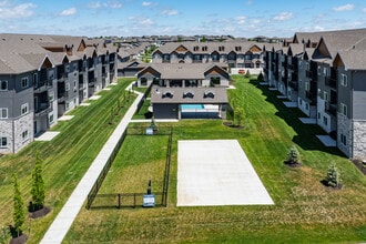 The Creek Apartments in Omaha, NE - Building Photo - Building Photo
