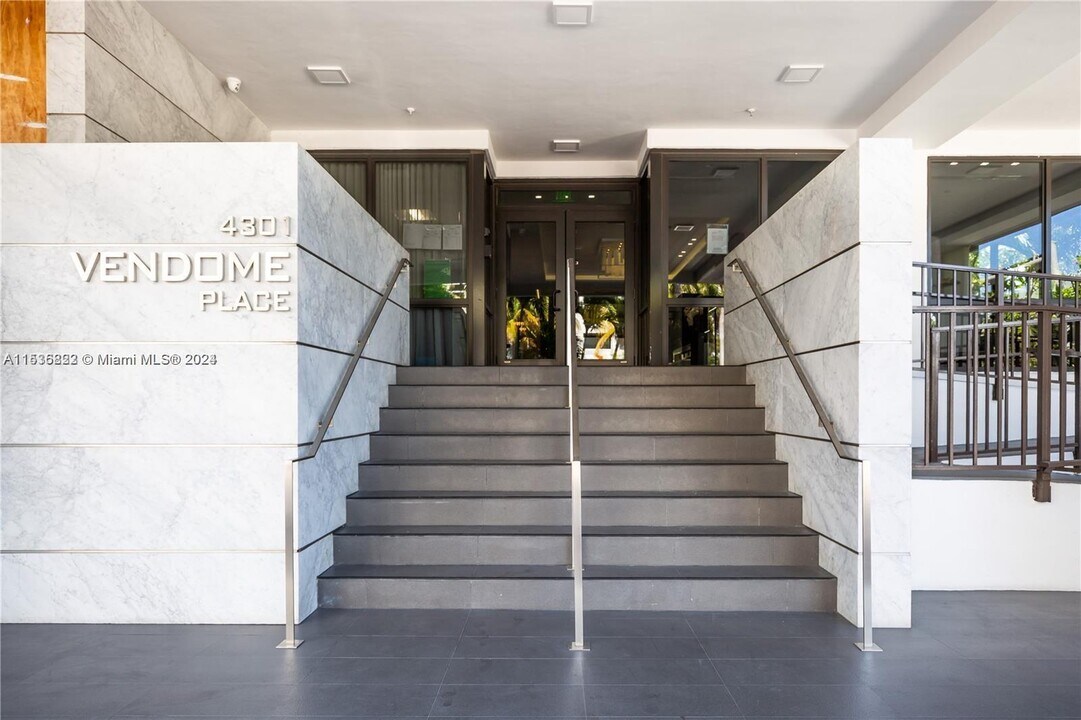 4301 Collins Ave, Unit 609 in Miami, FL - Building Photo