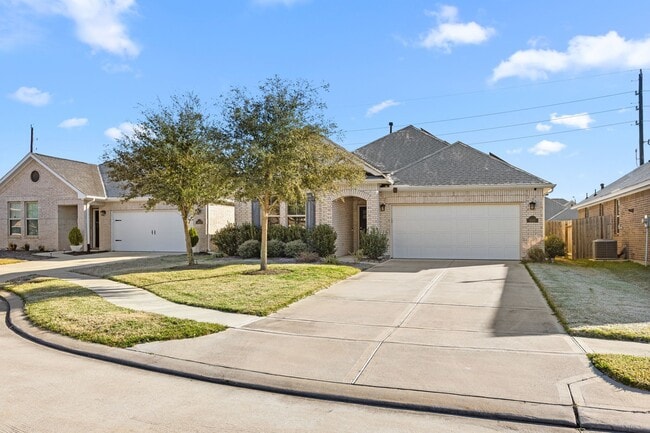 8315 Divot Trce in Fulshear, TX - Building Photo - Building Photo