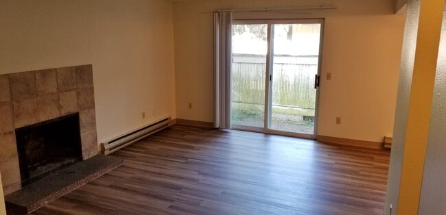 3405 Auburn Wy N in Auburn, WA - Building Photo - Building Photo