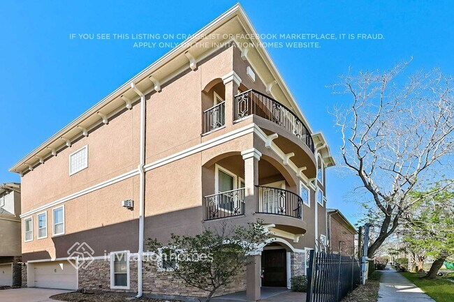 property at 912 W 25th St