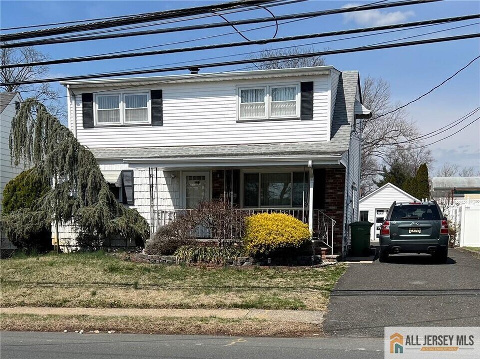3257 Washington Rd in Sayreville, NJ - Building Photo