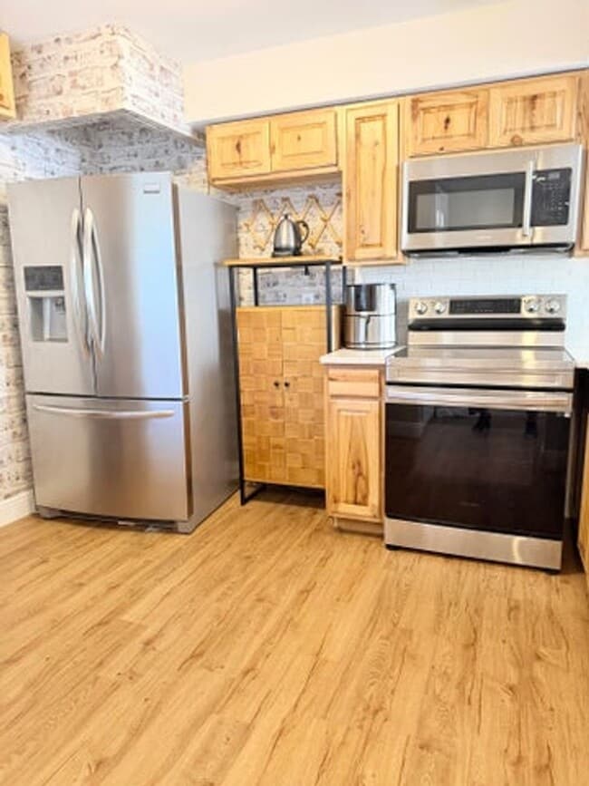 property at 13206 Glenmoor Dr