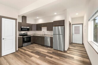 513 WA-410 in Buckley, WA - Building Photo - Building Photo
