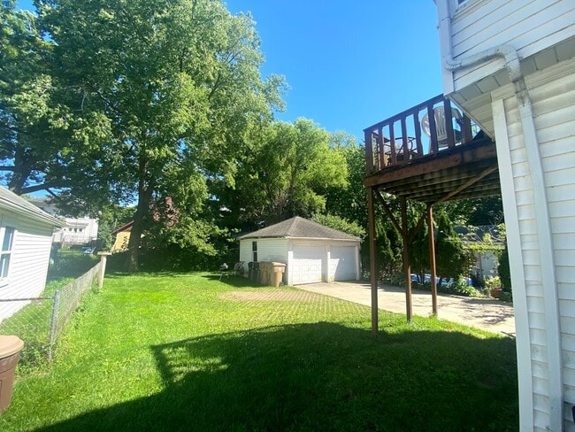 2111 E. Dayton St., Unit 3 in Madison, WI - Foto de edificio - Building Photo