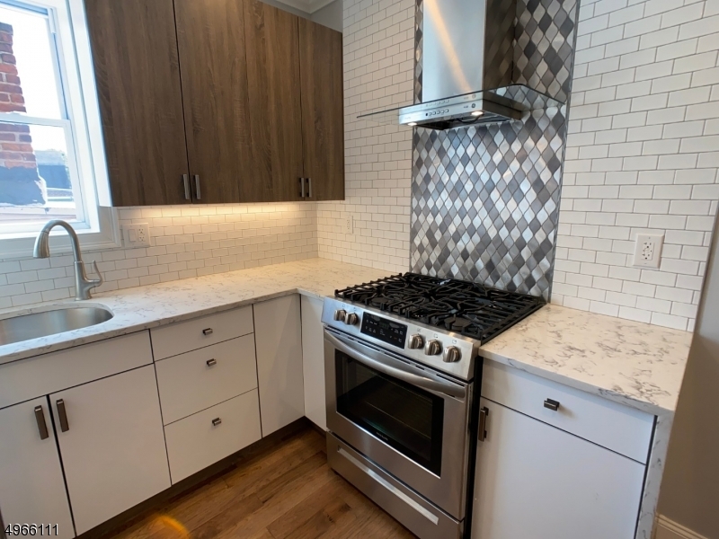 24 Willowdale Ave-Unit -3 in Montclair, NJ - Building Photo