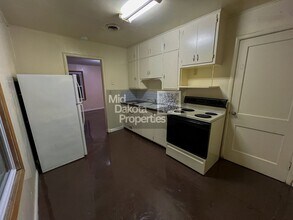 604 N Wisconsin St in Mitchell, SD - Building Photo - Building Photo