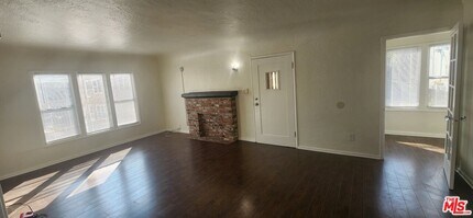 1129 Queen Anne Pl in Los Angeles, CA - Building Photo - Building Photo