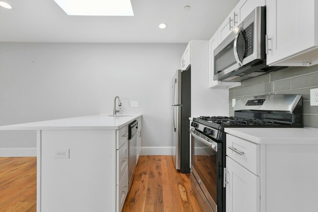 70 W Eagle St, Unit 3