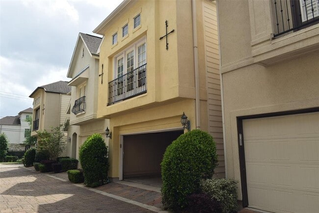 property at 2737 Sherwin St