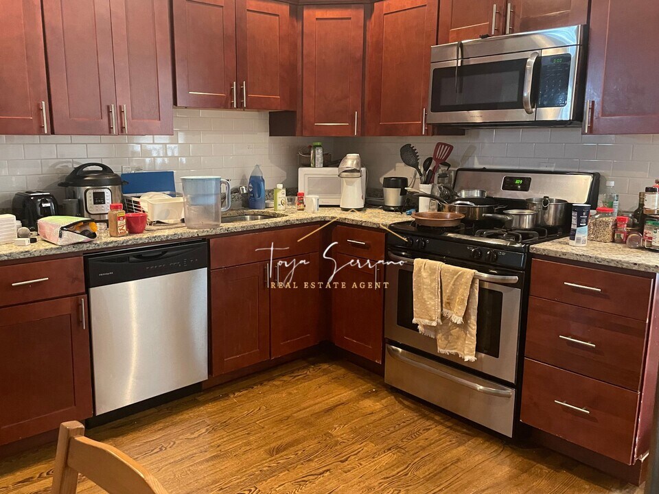 47 Beech Glen St, Unit 3 in Boston, MA - Building Photo