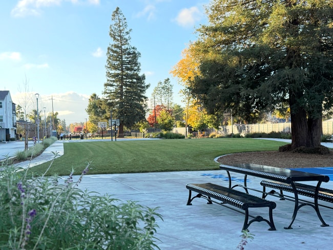 property at 463 Rosewood Ave