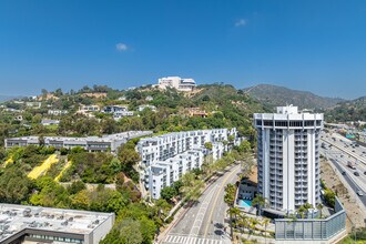 171 N Church Ln in Los Angeles, CA - Building Photo - Building Photo