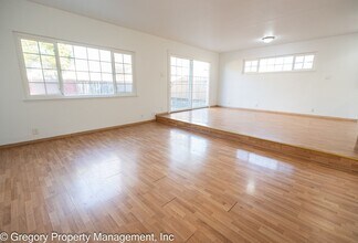 2211 Pacific Ave in Alameda, CA - Building Photo - Building Photo