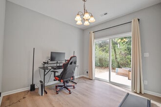 305 N Division St in Suffolk, VA - Building Photo - Building Photo