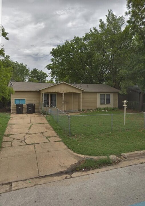 4813 Eastover Ave in Fort Worth, TX - Building Photo