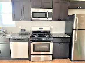 4750 N Kenneth Ave, Unit 2N in Chicago, IL - Foto de edificio - Building Photo
