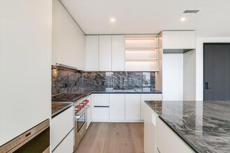 610 Davis St, Unit 4602 in Austin, TX - Building Photo - Building Photo