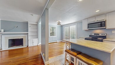 72 Woodycrest Dr in East Hartford, CT - Building Photo - Building Photo