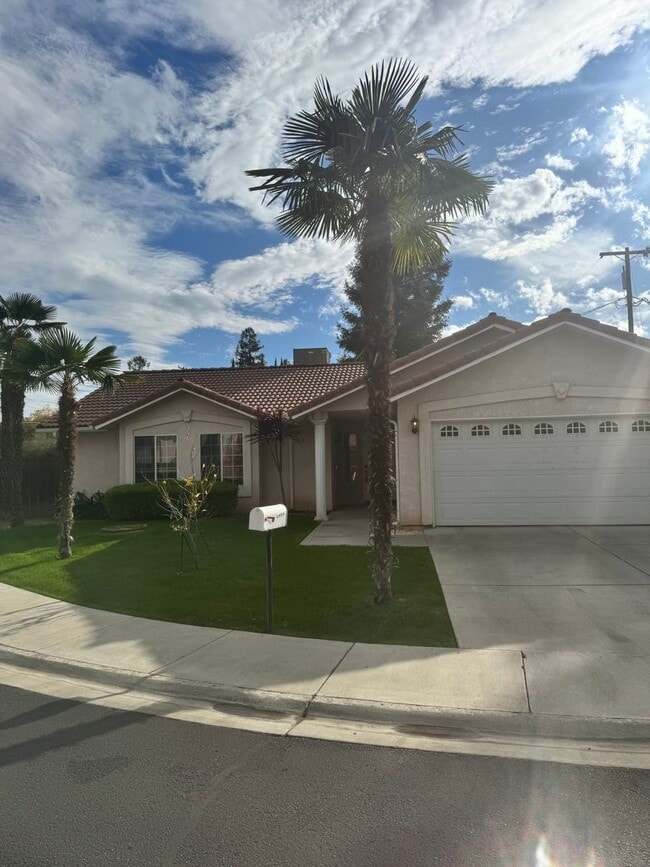 4924 N Thorne Ave in Fresno, CA - Building Photo - Building Photo