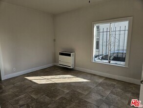 259 E 84th Pl in Los Angeles, CA - Building Photo - Building Photo