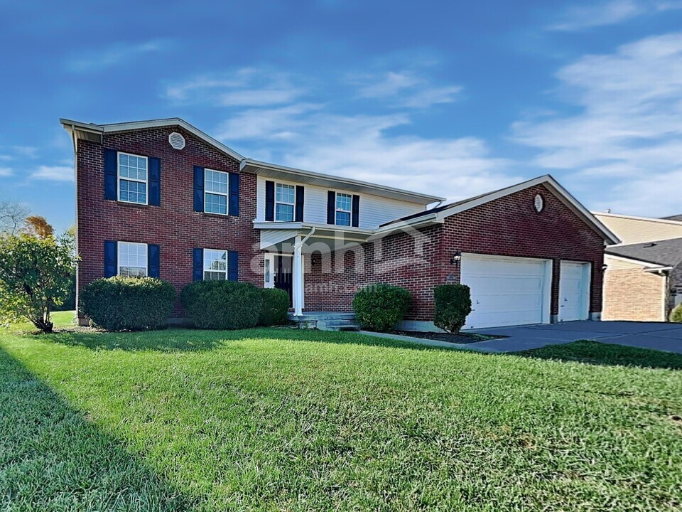 6088 Lakewood Dr in Hamilton, OH - Foto de edificio