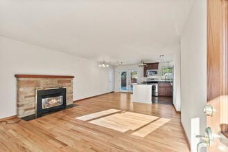 9815 American Ave SW in Lakewood, WA - Foto de edificio - Building Photo