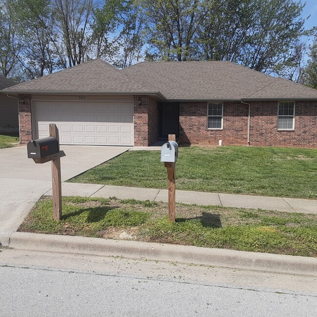 property at 325 S Casa Grande Ave