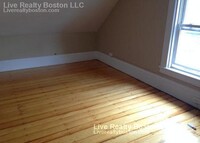 22 Highgate St, Unit 1 in Boston, MA - Foto de edificio - Building Photo