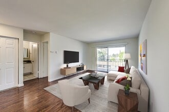 2701 High Street in Oakland, CA - Building Photo - Building Photo