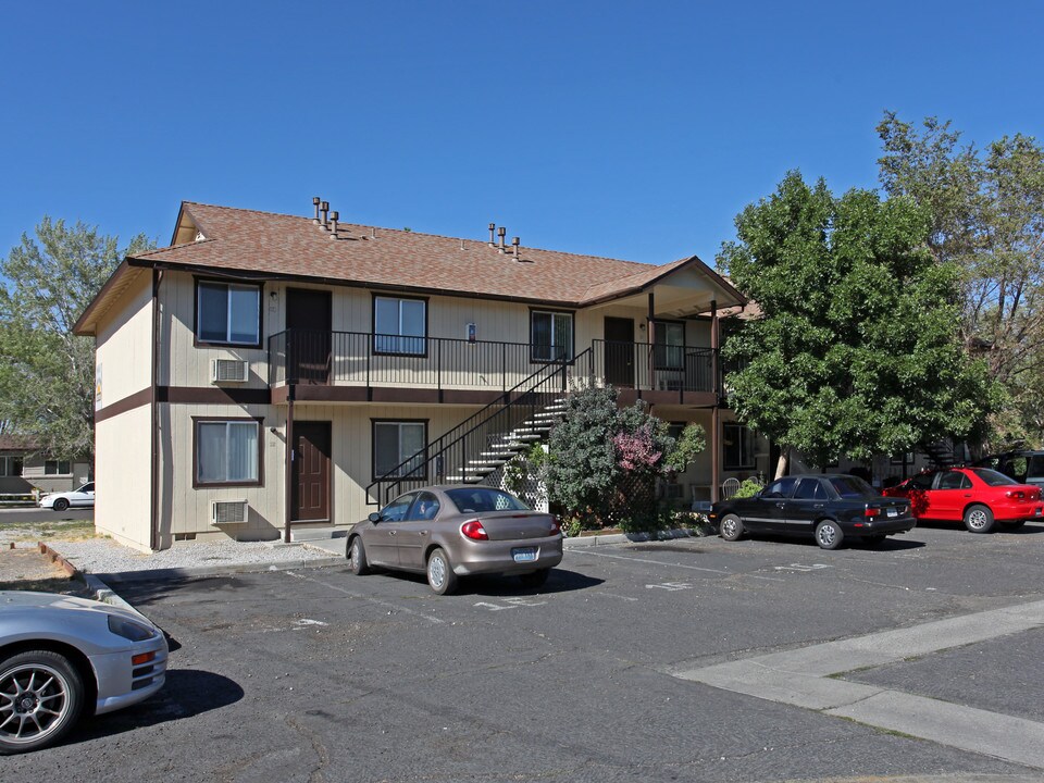 Sierra West Apartments in Reno, NV - Building Photo