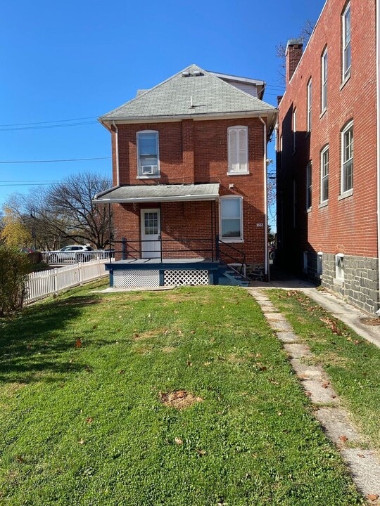 155 N Washington St in Gettysburg, PA - Building Photo