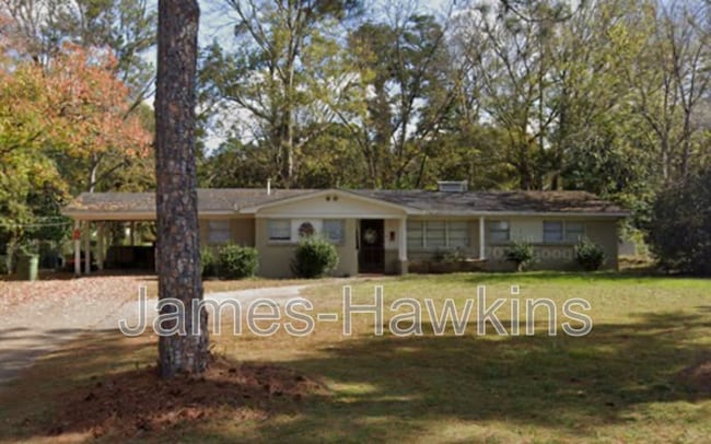 property at 2633 Ashlawn Dr