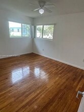 8226 Crespi Blvd, Unit 2 in Miami Beach, FL - Building Photo - Building Photo