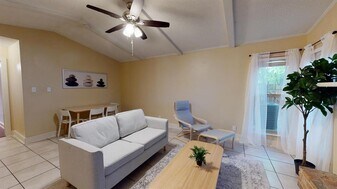 9104 Quail Creek Dr in Austin, TX - Building Photo