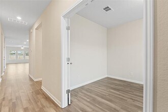 100 Babblebrook Way in Hutto, TX - Building Photo - Building Photo