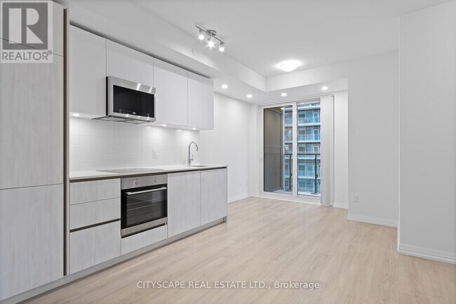 8 Widmer St in Toronto, ON - Building Photo - Building Photo