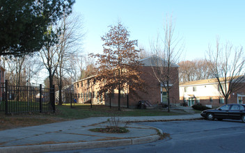 Corliss Park Apartments in Troy, NY - Building Photo - Building Photo