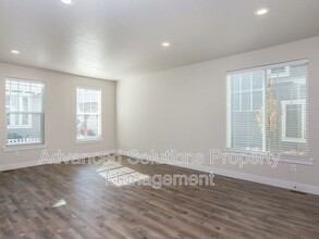 260 E 330 N in North Salt Lake, UT - Building Photo - Building Photo