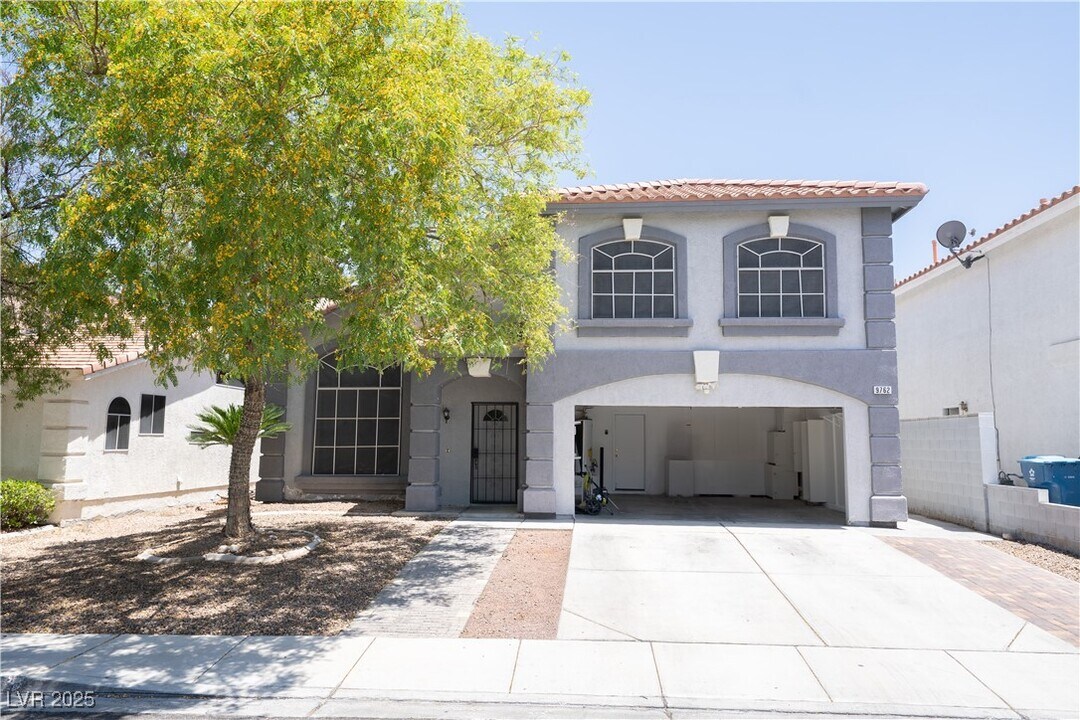 9762 Silver Lasso St in Las Vegas, NV - Building Photo