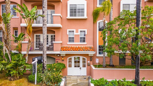 1522 S Saltair Ave in Los Angeles, CA - Foto de edificio - Building Photo