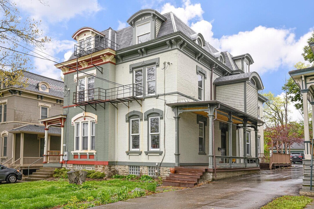 2652 Bellevue Ave in Cincinnati, OH - Foto de edificio