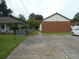 123 Cedar Dr Apartments