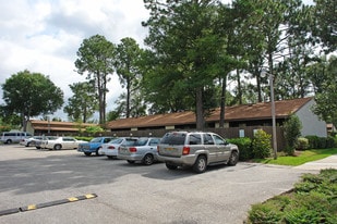 Myrtle Grove Villas in Pensacola, FL - Building Photo