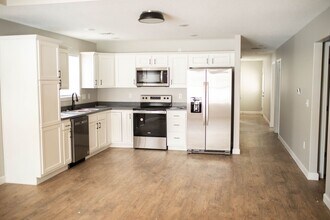 1617 Hill Valley Dr in Manhattan, KS - Building Photo - Building Photo